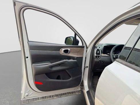 Used 2022 Kia Sorento EX FWD image 19
