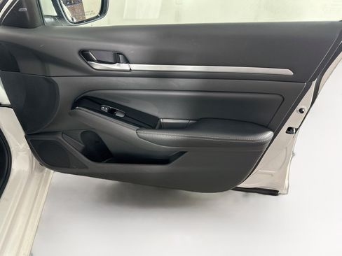 Used 2023 Nissan Altima 2.5 SV FWD image 29