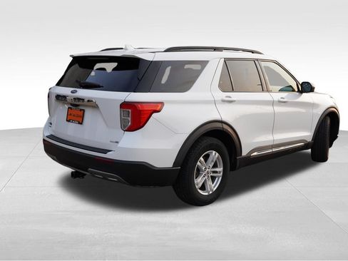 Used 2020 Ford Explorer XLT w/ Equipment Group 202A AWD/4WD image 5