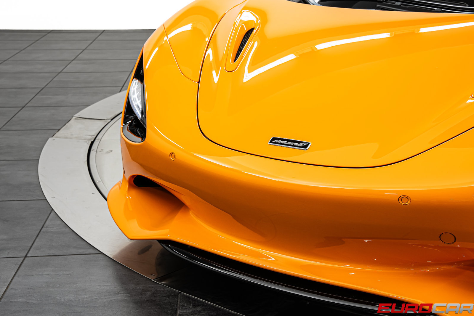 Used 2026 McLaren 750S Spider RWD image 16