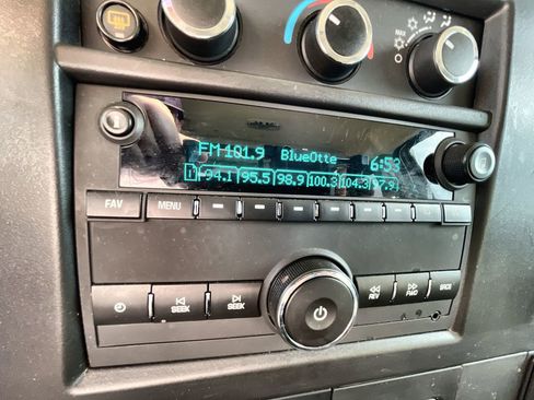 Used 2022 Chevrolet Express 3500 LS image 5