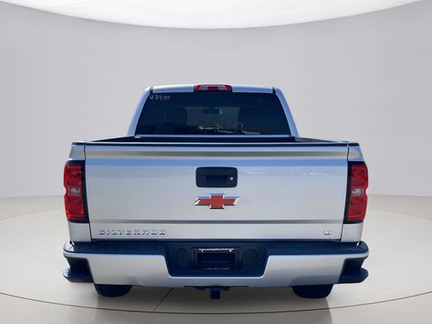 Used 2018 Chevrolet Silverado 1500 LT AWD/4WD image 3