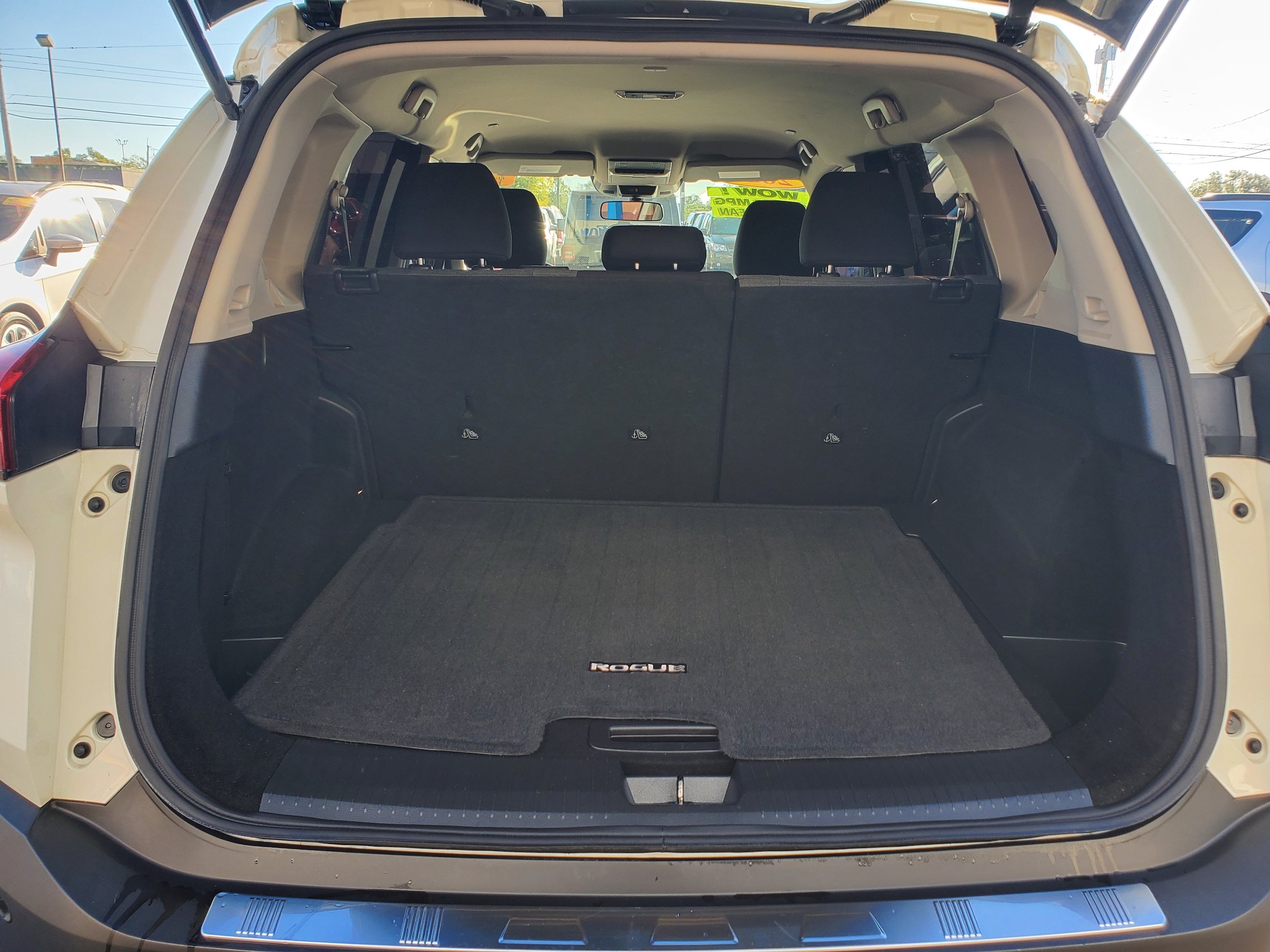 Used 2023 Nissan Rogue SV AWD/4WD image 28