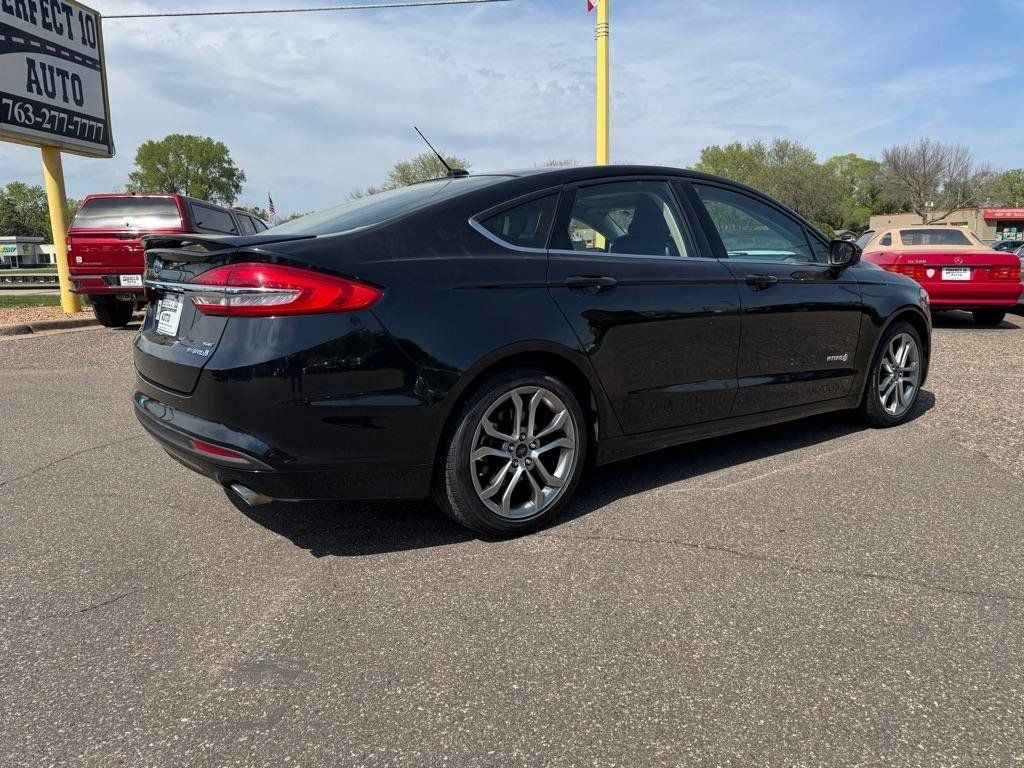 Used 2017 Ford Fusion SE w/ Equipment Group 601A FWD image 5