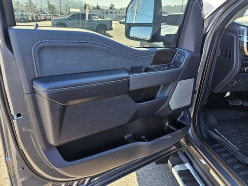 Certified 2023 Ford F450 Lariat w/ Camper Package image 15