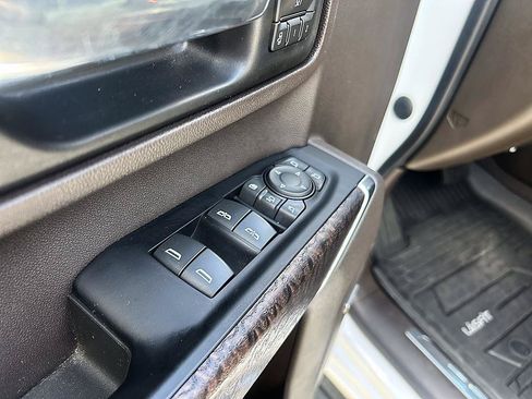 Used 2020 GMC Sierra 2500 Denali w/ Denali Ultimate Package AWD/4WD image 10