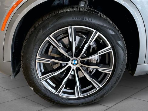 Used 2025 BMW X5 xDrive40i image 11