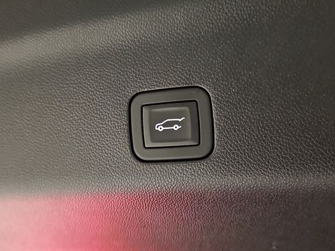 Certified 2025 Cadillac Escalade Premium Luxury image 26