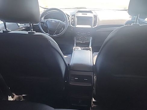 Used 2020 Ford Edge SE image 12