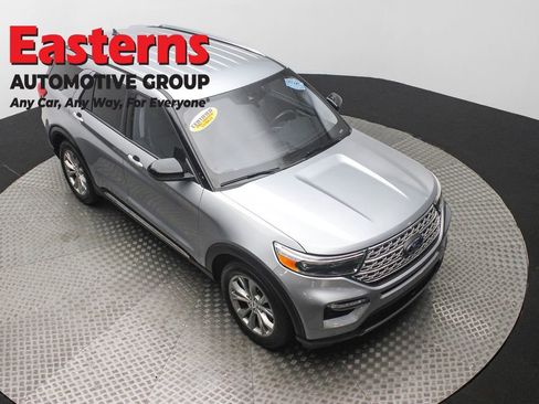 Used 2024 Ford Explorer Limited image 3