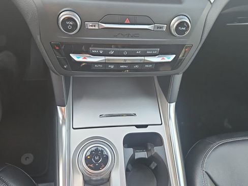 Used 2020 Ford Explorer XLT w/ Equipment Group 202A image 18