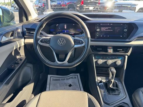 Used 2022 Volkswagen Taos SE FWD image 12