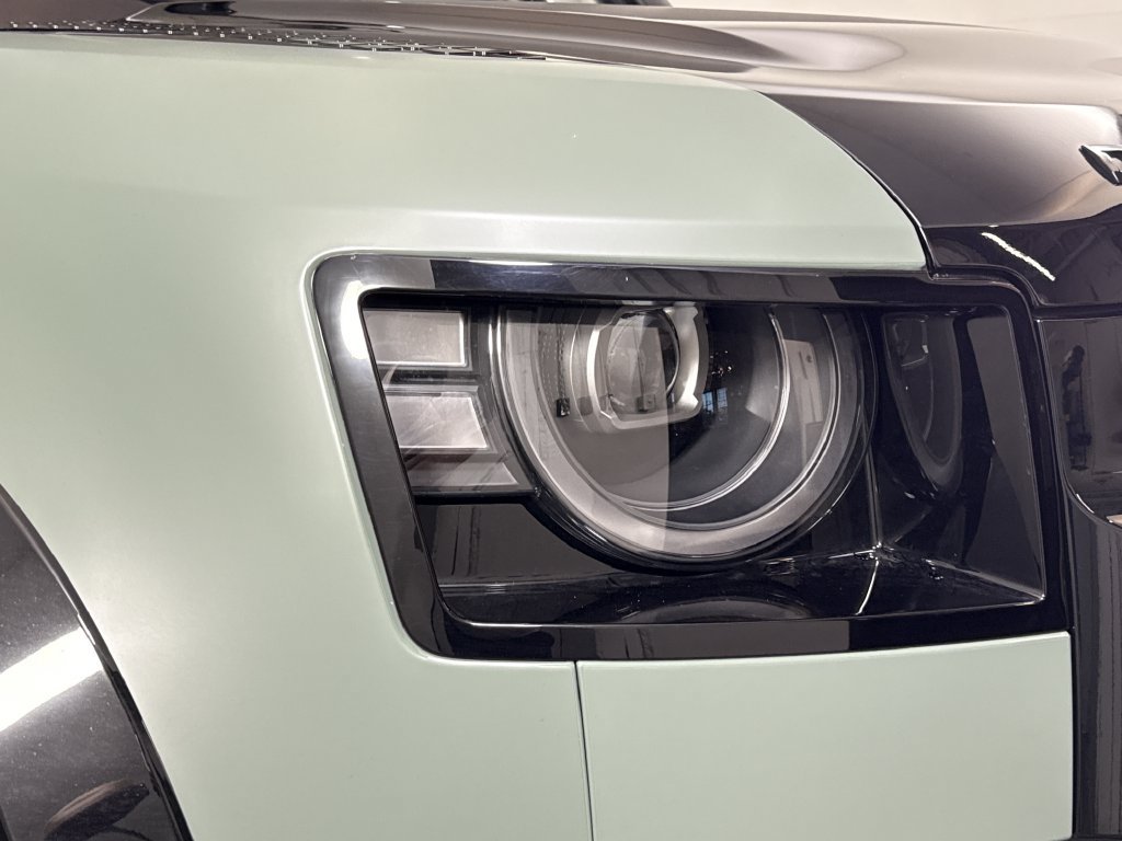 New 2026 Land Rover Defender 110 AWD/4WD image 13