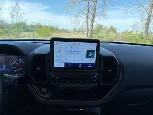 Used 2022 Ford Bronco Sport Outer Banks w/ Tech Package image 14