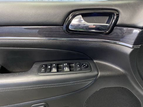 Certified 2020 Jeep Grand Cherokee Overland image 12