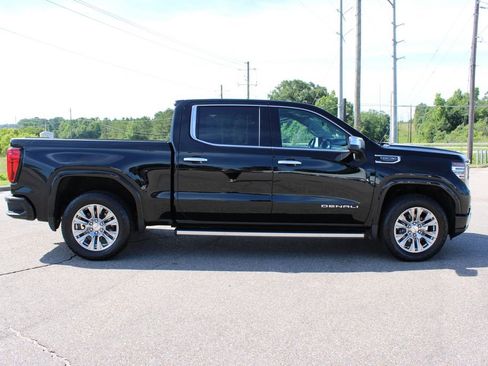 Used 2024 GMC Sierra 1500 Denali w/ Technology Package AWD/4WD image 16