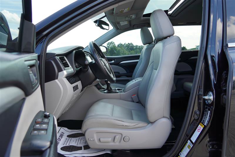 Used 2015 Toyota Highlander XLE FWD image 45