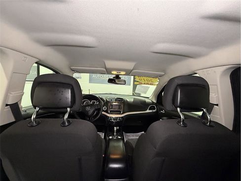 Used 2019 Dodge Journey SE image 16