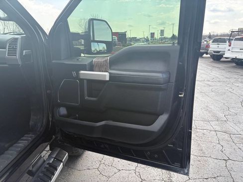 Used 2017 Ford F250 Lariat w/ Tow Technology Bundle AWD/4WD image 22