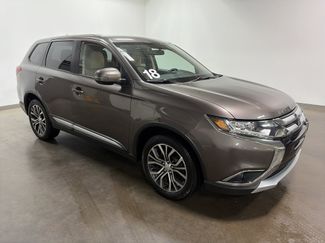 Used 2018 Mitsubishi Outlander SE video 2