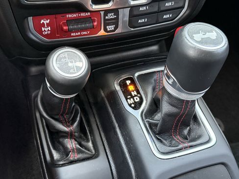 Used 2021 Jeep Wrangler Unlimited Rubicon AWD/4WD image 25