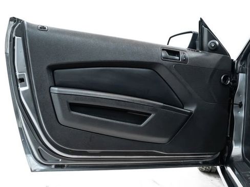 Used 2013 Ford Mustang GT image 19