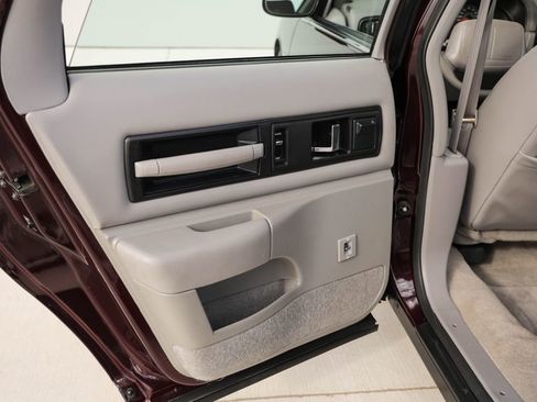 Used 1996 Chevrolet Impala SS RWD image 23