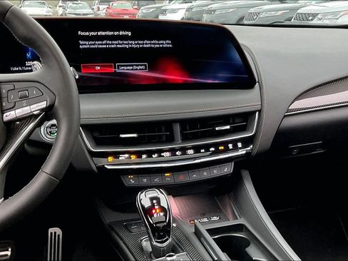 Used 2025 Cadillac CT5 V w/ LPO, ONYX Package image 9