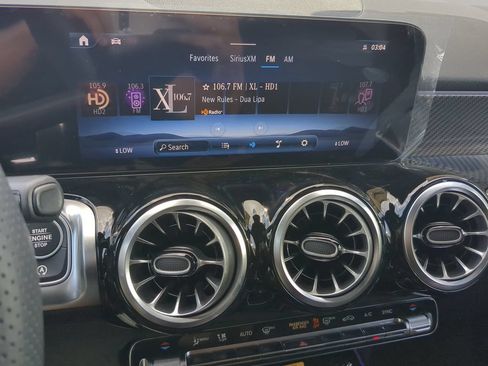 Certified 2024 Mercedes-Benz GLB 250 image 6