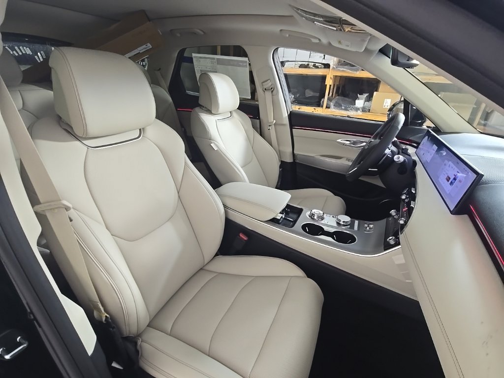 New 2027 Genesis GV70 2.5T Select AWD/4WD image 34