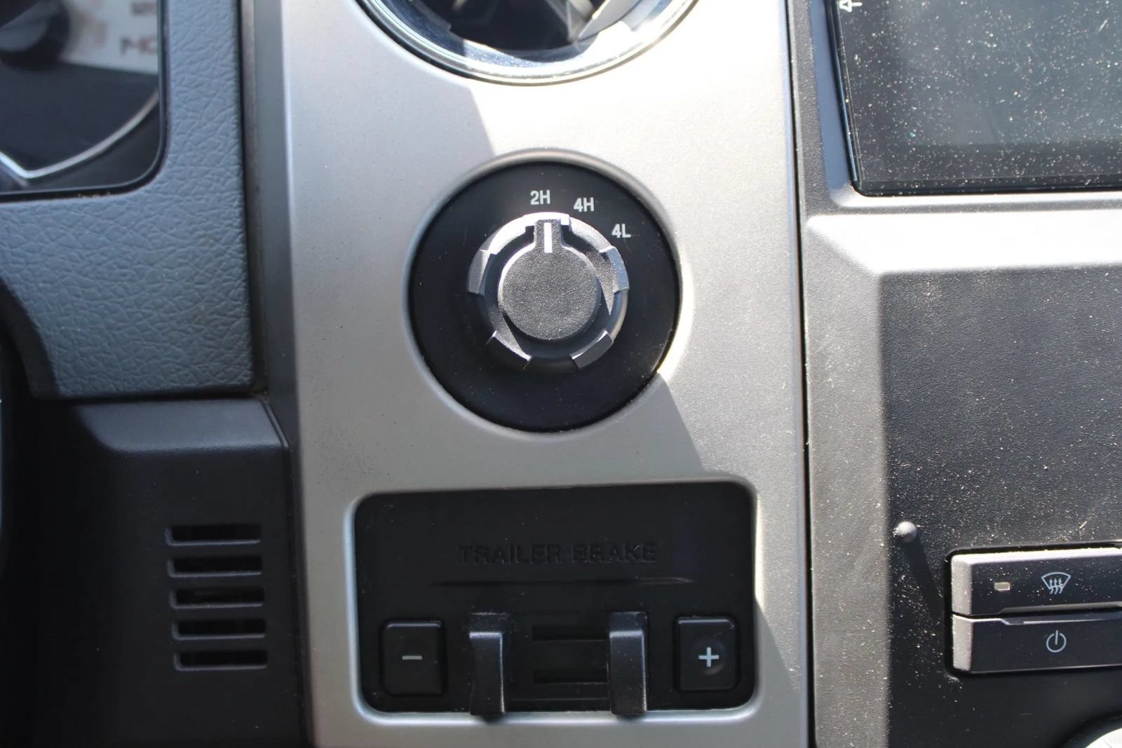Used 2011 Ford F150 XLT AWD/4WD image 17