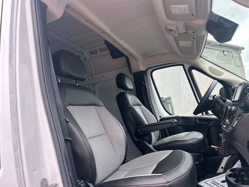 Used 2024 RAM ProMaster 2500 w/ Convenience Group FWD image 23