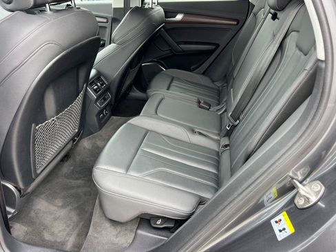 Used 2022 Audi Q5 e Premium AWD/4WD image 21