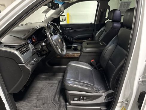 Used 2020 Chevrolet Suburban LT image 20