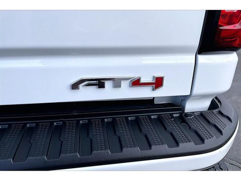 Used 2022 GMC Sierra 3500 AT4 w/ Gooseneck/5TH Wheel Package image 22