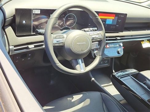 New 2025 Hyundai Tucson Limited image 2