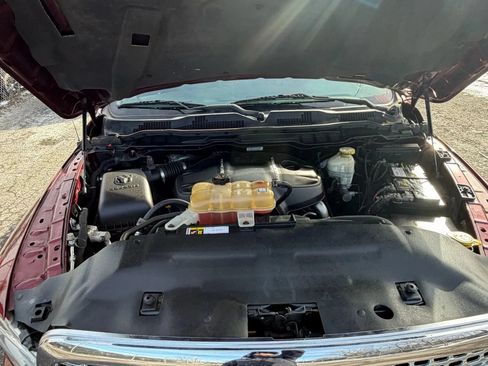 Used 2017 RAM 1500 Laramie AWD/4WD image 10