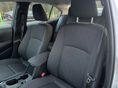 Used 2025 Toyota Corolla LE image 34