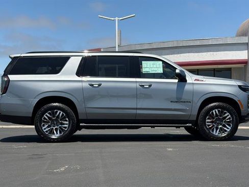 New 2026 Chevrolet Suburban Z71 w/ Z71 Off-Road Package AWD/4WD image 3