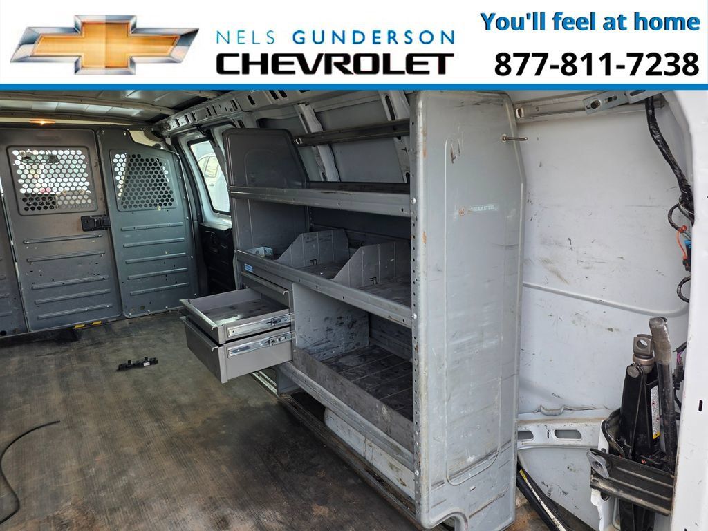 Used 2017 Chevrolet Express 3500 Extended RWD image 13