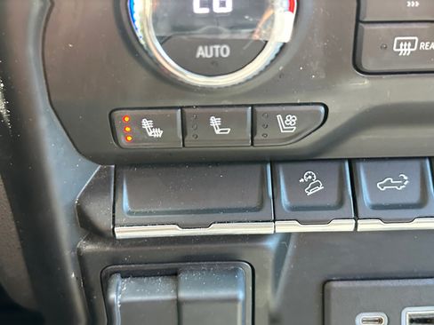 Used 2022 GMC Sierra 1500 AT4 w/ AT4 Preferred Package AWD/4WD image 26