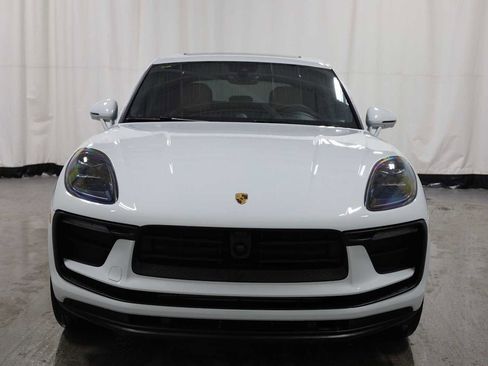 Certified 2026 Porsche Macan image 14
