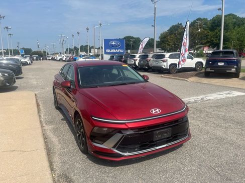 Used 2024 Hyundai Sonata SEL AWD/4WD image 2