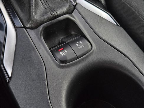 Used 2024 Toyota Corolla Cross LE FWD image 19