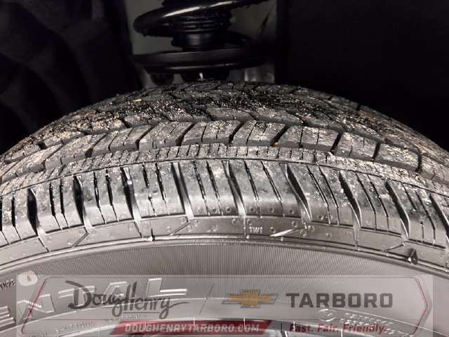 New 2027 Chevrolet Traverse RS w/ LPO, Floor Liner Package FWD image 17