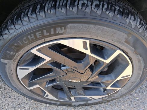 Used 2023 Kia Sportage SX image 5