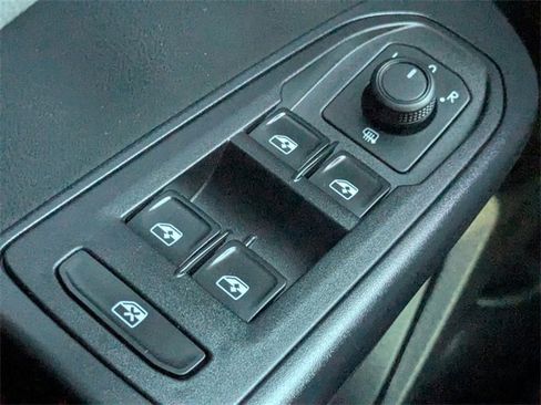 Used 2022 Volkswagen Taos SE image 23