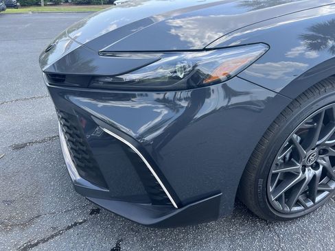 Used 2025 Toyota Camry SE w/ Convenience Package FWD image 6