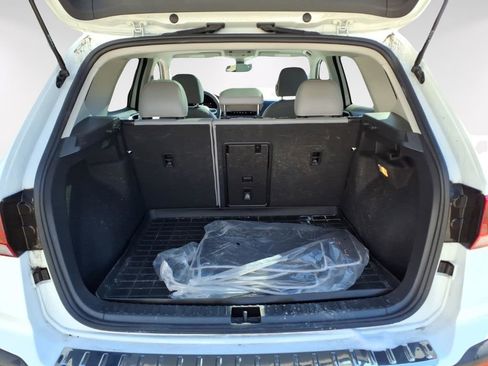 Used 2023 Volkswagen Taos SE image 16