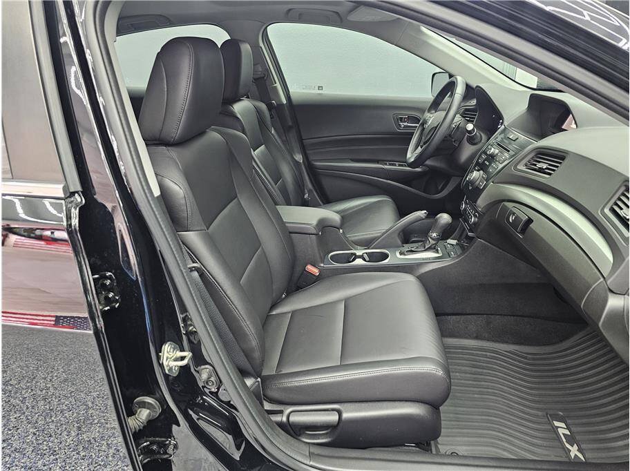 Used 2018 Acura ILX FWD image 14